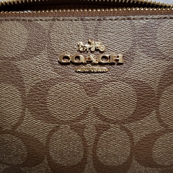 🆕️💟Authentic Coach Handbag💟 - Picture 5 of 7